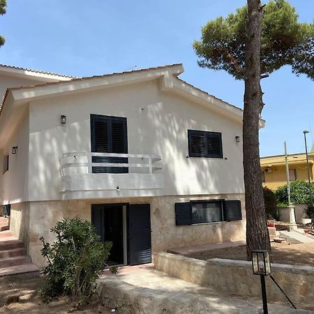 Casa Vacanze Amiche Del Mare Pulsano Eksteriør billede
